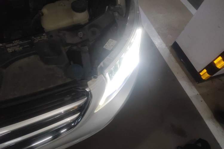 Used Mercedes-Benz V-Class 2018 V 260 L Prestige Extended Version China V Engine Bay Left