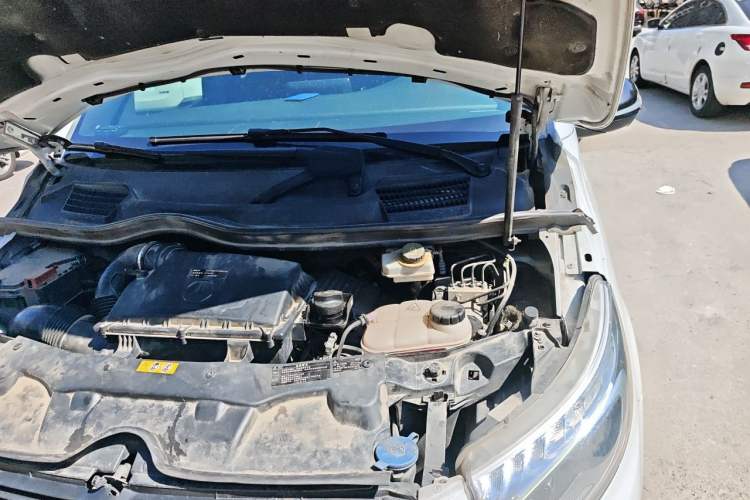 Used Mercedes-Benz V-Class 2018 V 260 AMG Sport Edition China VI Engine Bay Left