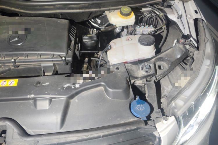 Used Mercedes-Benz V-Class 2018 V 260 AMG Sport Edition China V Emission Standard Engine Bay Left