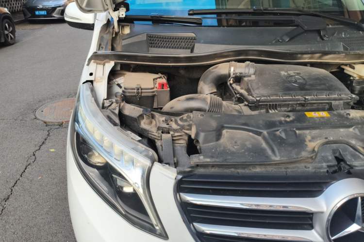 Used Mercedes-Benz V-Class 2018 V 260 Avantgarde Edition China VI Engine Bay Right
