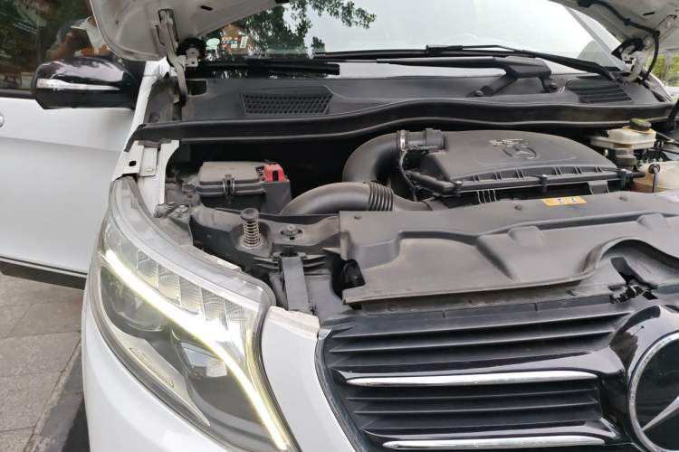Used Mercedes-Benz V-Class 2018 V 260 AMG Sport Edition China V Emission Standard Engine Bay Right