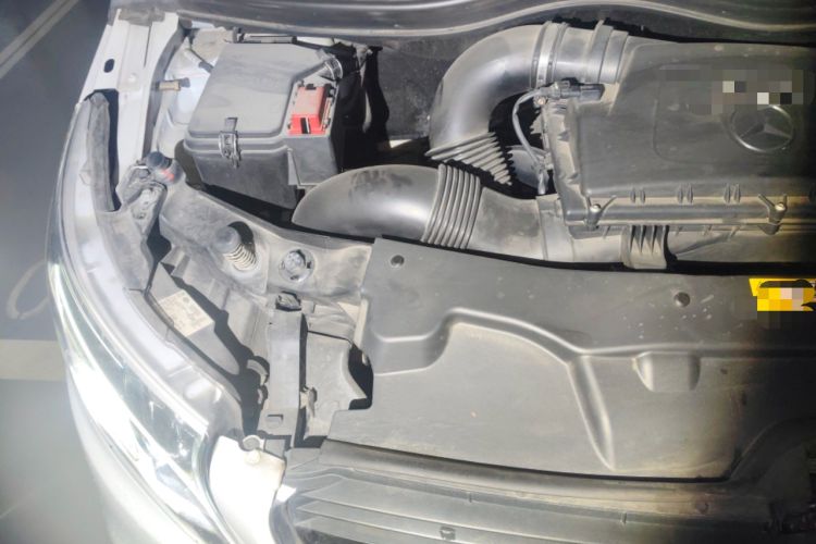 Used Mercedes-Benz V-Class 2018 V 260 AMG Sport Edition China V Emission Standard Engine Bay Right