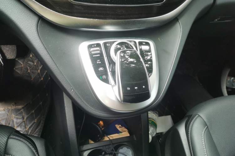Used Mercedes-Benz V-Class 2018 V 260 Avantgarde Edition China VI Gear Lever