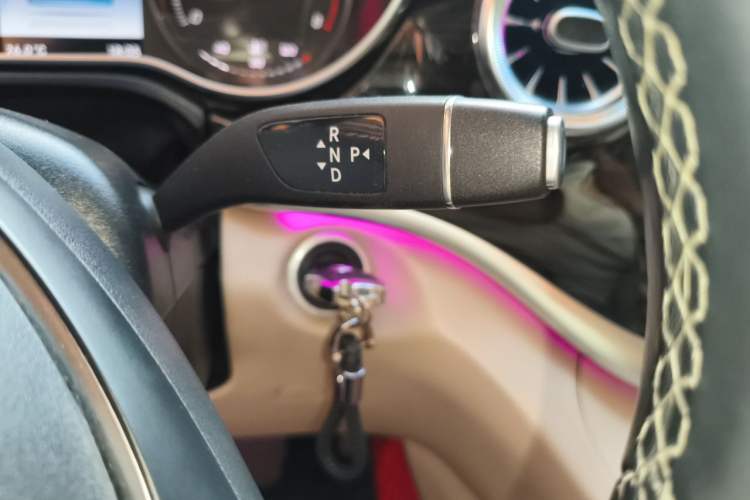 Used Mercedes-Benz V-Class 2018 V 260 Avantgarde Edition China VI Gear Lever