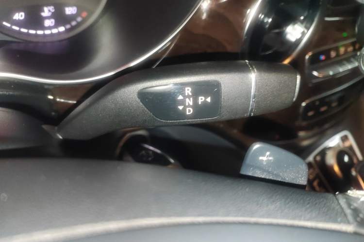 Used Mercedes-Benz V-Class 2018 V 260 L Prestige Extended Version China V Gear Lever