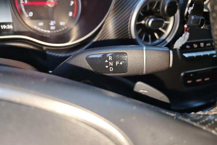 Used Mercedes-Benz V-Class 2018 V 260 AMG Sport Edition China V Emission Standard Gear Lever