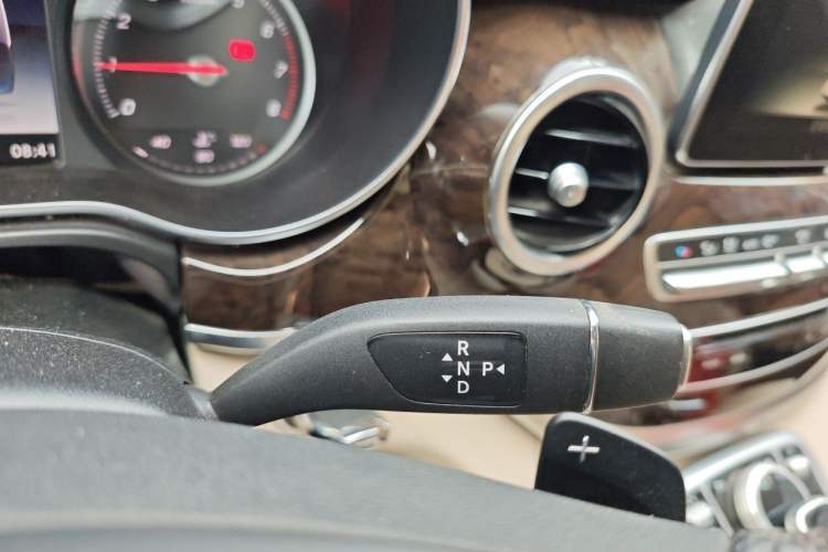 Used Mercedes-Benz V-Class 2018 V 260 Prestige Edition China V Gear Lever