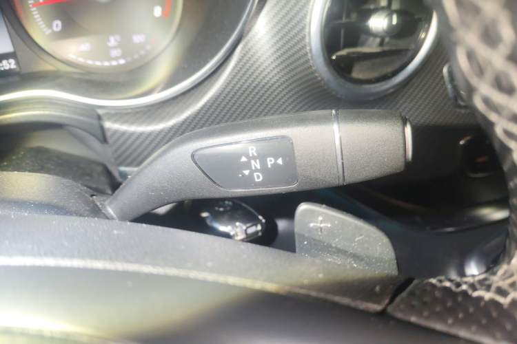 Used Mercedes-Benz V-Class 2018 V 260 AMG Sport Edition China V Emission Standard Gear Lever