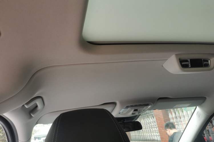 Used Mercedes-Benz V-Class 2018 V 260 Avantgarde Edition China VI Headliner