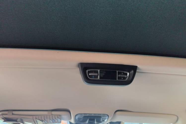 Used Mercedes-Benz V-Class 2018 V 260 AMG Sport Edition China V Emission Standard Headliner