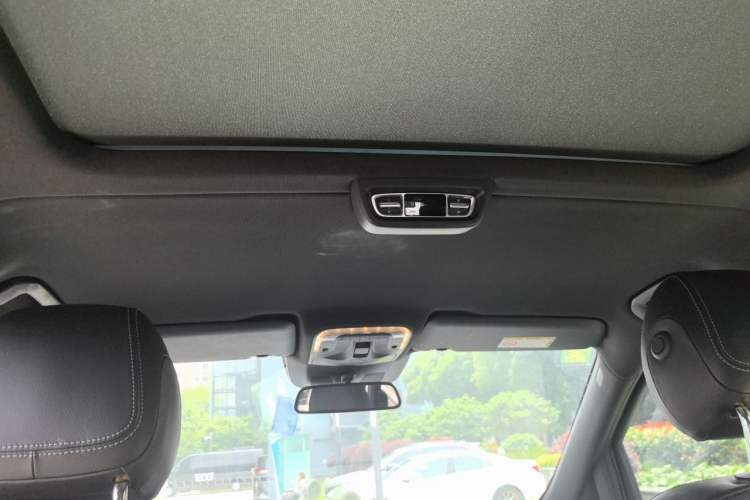 Used Mercedes-Benz V-Class 2018 V 260 AMG Sport Edition China V Emission Standard Headliner