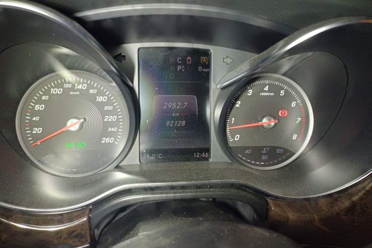 Used Mercedes-Benz V-Class 2018 V 260 Prestige Edition China VI Instrument Cluster