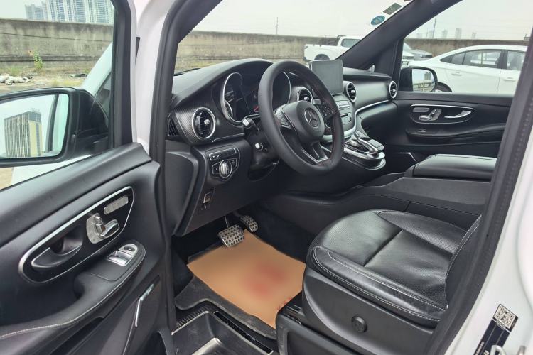 Used Mercedes-Benz V-Class 2018 V 260 AMG Sport Edition China VI Interior 3