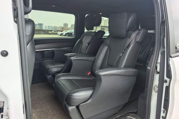 Used Mercedes-Benz V-Class 2018 V 260 AMG Sport Edition China VI Interior 4