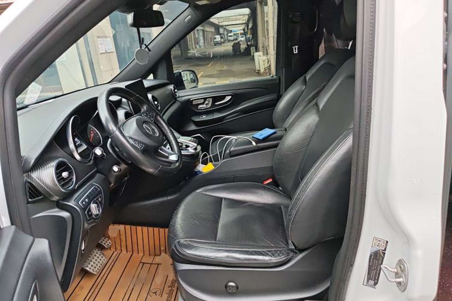 Used Mercedes-Benz V-Class 2018 V 260 AMG Sport Edition China V Emission Standard Left Front Seat