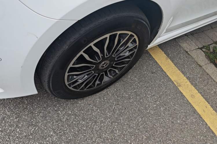 Used Mercedes-Benz V-Class 2018 V 260 Prestige Edition China V Left Front Wheel Hub