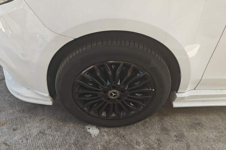 Used Mercedes-Benz V-Class 2018 V 260 Prestige Edition China V Left Front Wheel Hub