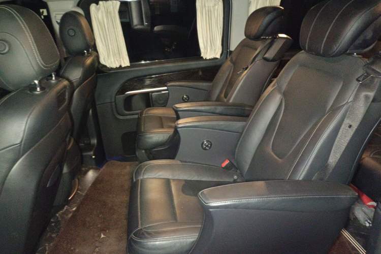 Used Mercedes-Benz V-Class 2018 V 260 Prestige Edition China VI Left Rear Seat