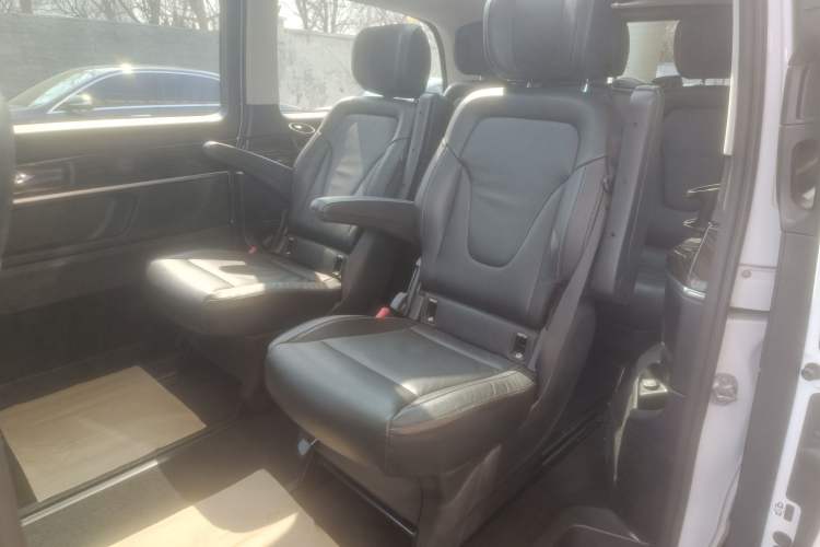 Used Mercedes-Benz V-Class 2018 V 260 Avantgarde Edition China V Left Rear Seat