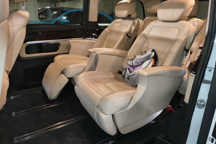 Used Mercedes-Benz V-Class 2018 V 260 Prestige Edition China VI Left Rear Seat
