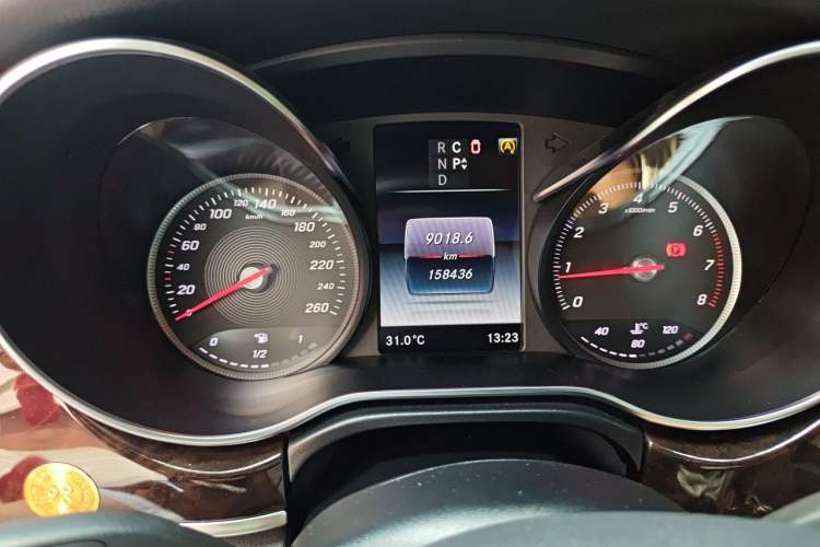 Used Mercedes-Benz V-Class 2018 V 260 L Prestige Extended Version China V Odometer Close Up