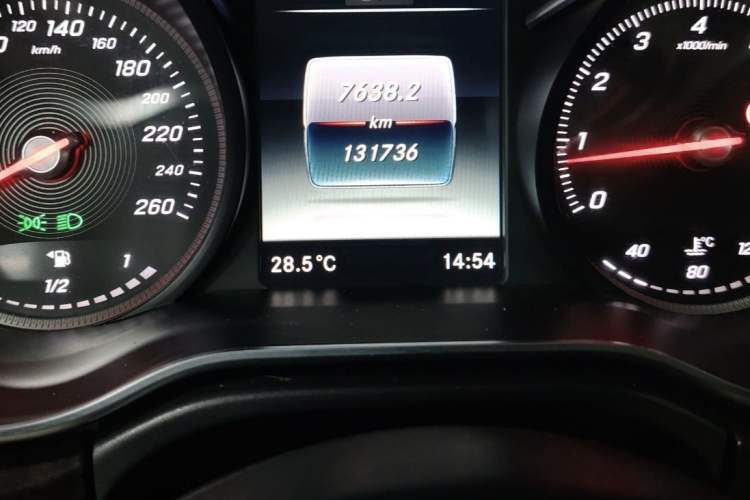 Used Mercedes-Benz V-Class 2018 V 260 L Prestige Extended Version China V Odometer Close Up