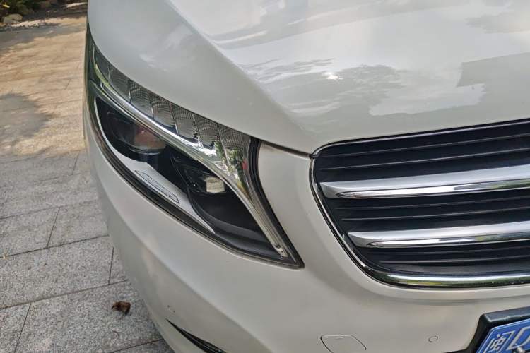 Used Mercedes-Benz V-Class 2018 V 260 L Prestige Extended Version China V Right Front Headlight