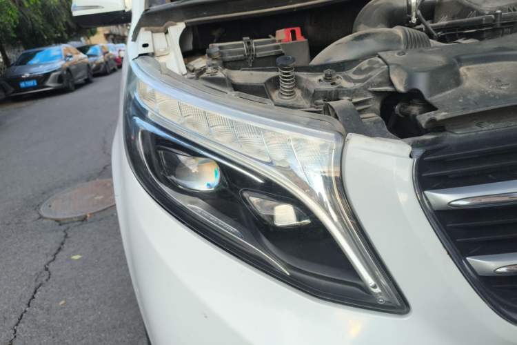 Used Mercedes-Benz V-Class 2018 V 260 Avantgarde Edition China VI Right Front Headlight