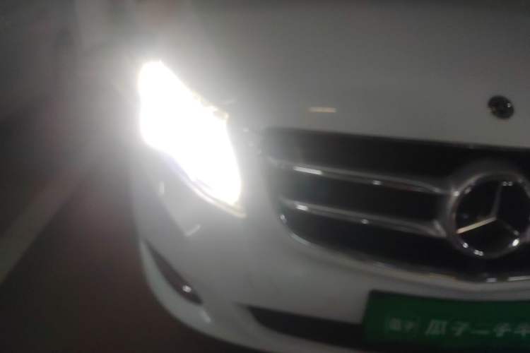 Used Mercedes-Benz V-Class 2018 V 260 L Prestige Extended Version China V Right Front Headlight