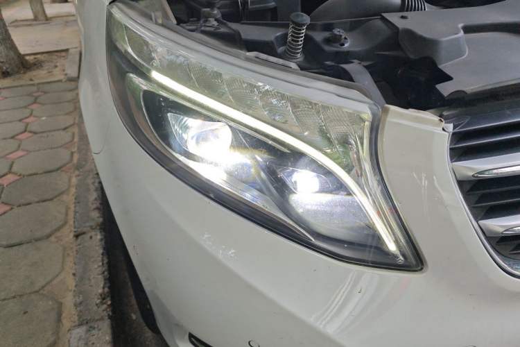 Used Mercedes-Benz V-Class 2018 V 260 Prestige Edition China V Right Front Headlight