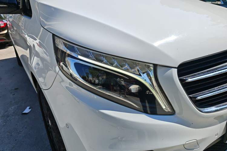 Used Mercedes-Benz V-Class 2018 V 260 AMG Sport Edition China VI Right Front Headlight