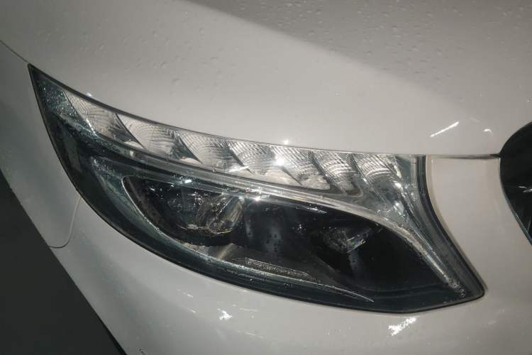 Used Mercedes-Benz V-Class 2018 V 260 AMG Sport Edition China V Emission Standard Right Front Headlight