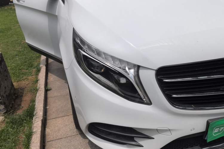 Used Mercedes-Benz V-Class 2018 V 260 AMG Sport Edition China V Emission Standard Right Front Headlight