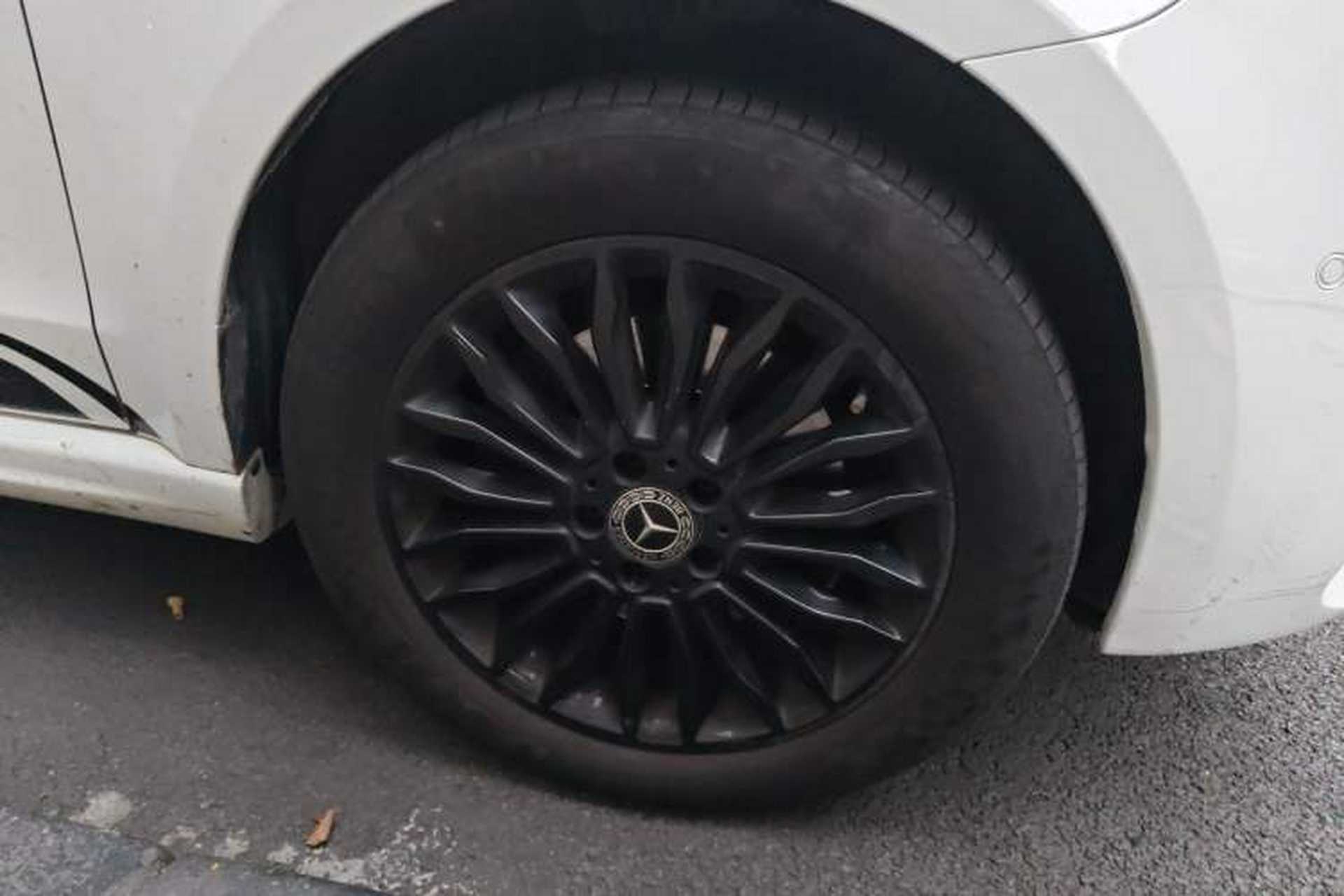 Used Mercedes-Benz V-Class 2018 V 260 AMG Sport Edition China V Emission Standard Right Front Wheel Hub