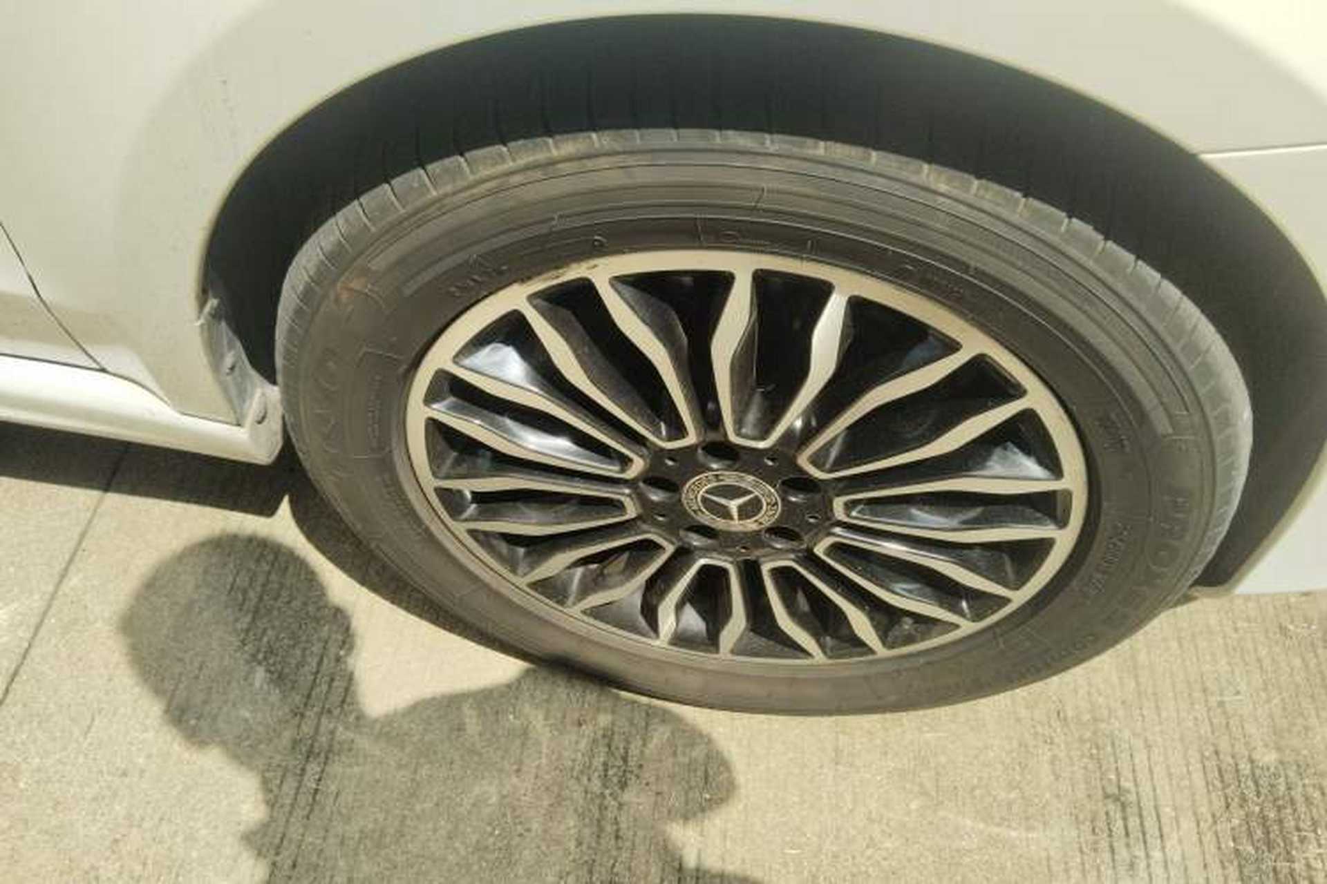 Used Mercedes-Benz V-Class 2018 V 260 L Prestige Extended Version China VI Right Front Wheel Hub