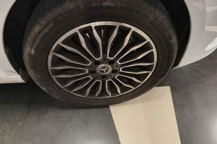 Used Mercedes-Benz V-Class 2018 V 260 Prestige Edition China VI Right Front Wheel Hub