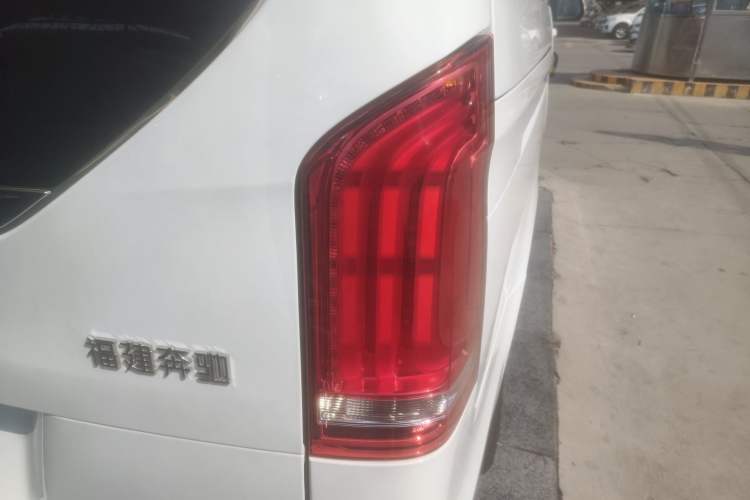 Used Mercedes-Benz V-Class 2018 V 260 Avantgarde Edition China V Right Rear Taillight