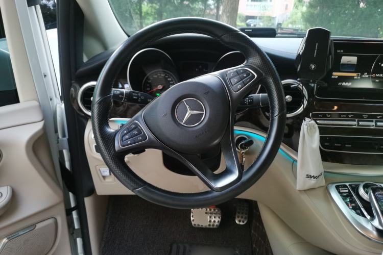 Used Mercedes-Benz V-Class 2018 V 260 L Prestige Extended Version China VI Steering Wheel