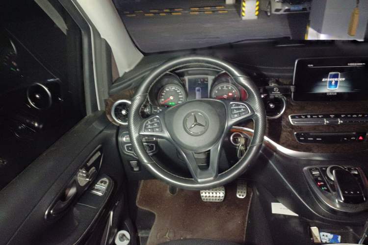 Used Mercedes-Benz V-Class 2018 V 260 Prestige Edition China VI Steering Wheel