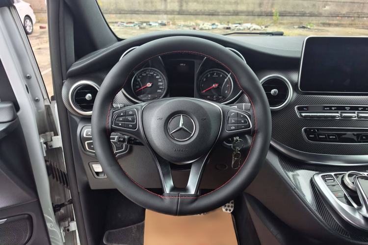Used Mercedes-Benz V-Class 2018 V 260 AMG Sport Edition China VI Steering Wheel