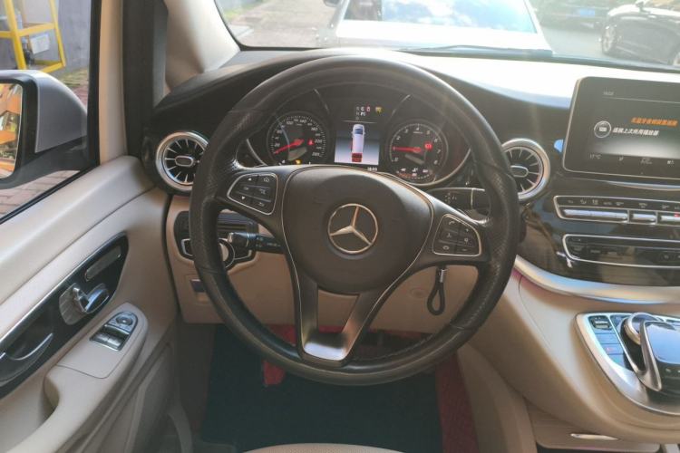 Used Mercedes-Benz V-Class 2018 V 260 Avantgarde Edition China VI Steering Wheel