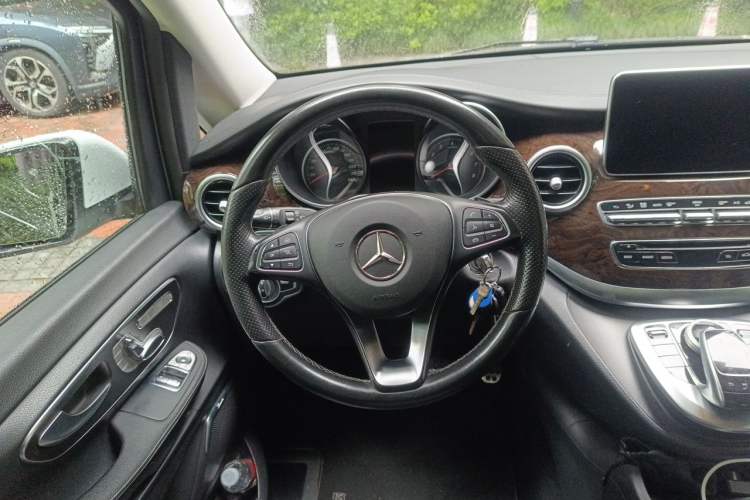 Used Mercedes-Benz V-Class 2018 V 260 Prestige Edition China VI Steering Wheel
