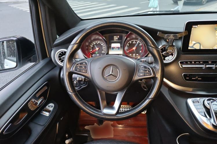 Used Mercedes-Benz V-Class 2018 V 260 AMG Sport Edition China V Emission Standard Steering Wheel