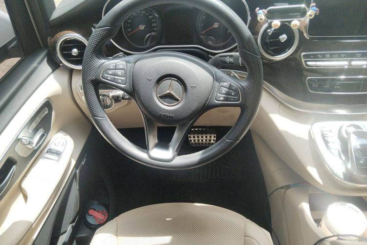 Used Mercedes-Benz V-Class 2018 V 260 L Prestige Extended Version China VI Steering Wheel