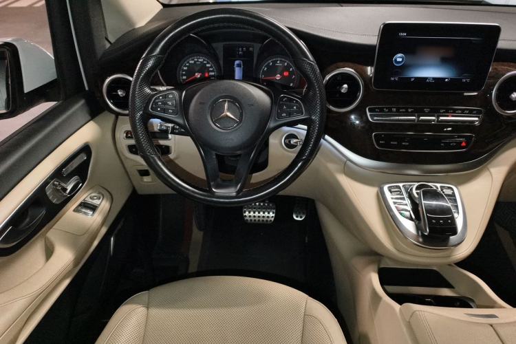 Used Mercedes-Benz V-Class 2018 V 260 Prestige Edition China VI Steering Wheel