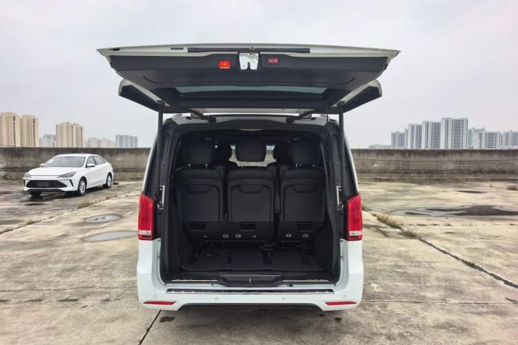 Used Mercedes-Benz V-Class 2018 V 260 AMG Sport Edition China VI Trunk