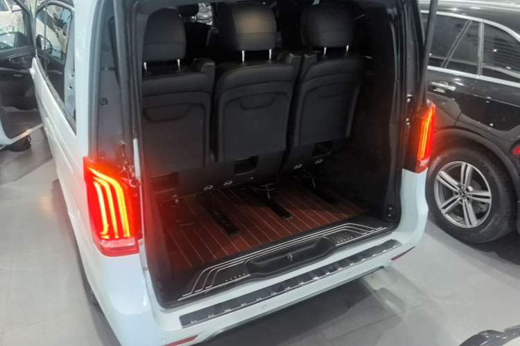 Used Mercedes-Benz V-Class 2018 V 260 Prestige Edition China VI Trunk
