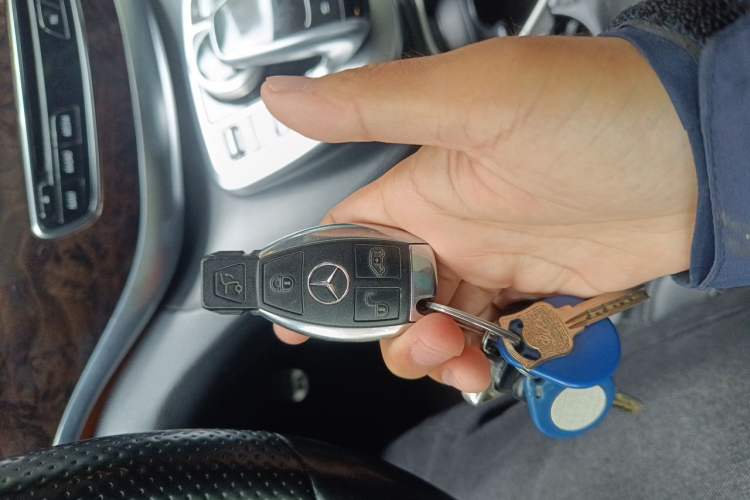Used Mercedes-Benz V-Class 2018 V 260 Prestige Edition China VI Vehicle Key