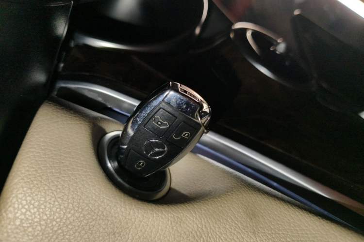 Used Mercedes-Benz V-Class 2018 V 260 Prestige Edition China VI Vehicle Key