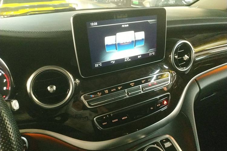 Used Mercedes-Benz V-Class 2018 V 260 L Prestige Extended Version China V Audio And AC Panel